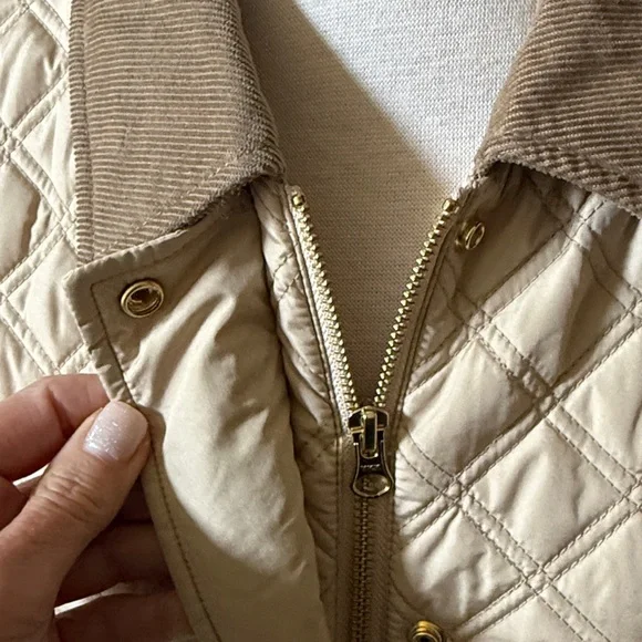 NWT J. Crew size medium light khaki quilted barn vest - Picture 4 of 8